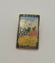 Mount Rushmore &amp; Flowers South Dakota Collectible Souvenir Lapel Hat Pin - £15.53 GBP
