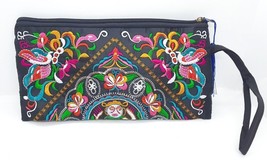 Women&#39;s Embroidered Pansies Design Light Weight Zip Close Clutch Purse - $10.88