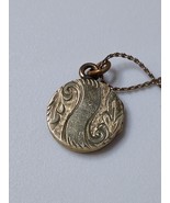 Vintage SKM Co Round Decorative Locket With 17.5 Inch Necklace - £44.07 GBP