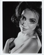 Alyssa Milano sexy pose covering her bare chest 8x0 photo - £7.47 GBP