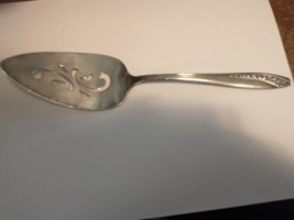 WM Rogers IS Silver 9 1/2" Slotted Cake / pie Server floral - $14.80