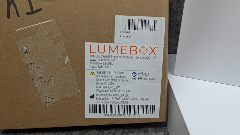 New/Open Box Lumebox (LB-001A)  Red Light Therapy Device with Case Item image 2