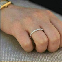 1Ct Diamanti Finti Eternity Fede Nuziale 14K Placcato Oro Bianco - £86.53 GBP
