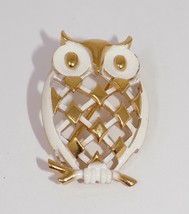 Trifari Gold Tone White Enamel Owl Brooch Pin - £22.90 GBP