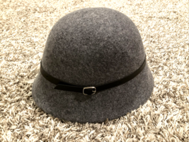Liz Claiborne Hat Womens One Size Gray Bucket Cloche Wool Black Band Der... - $24.16