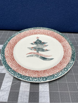 Gibson Houseware Designs Christmas Tree Star Dinner Plate Red Green - $7.85