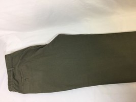 David Taylor Men. Green Casual Pants Size 34/36 Front And Back Pockets B... - $33.41