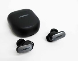 Bose QuietComfort Ultra Earbuds - Black (882826-0010) image 2