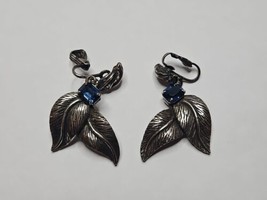Vintage Leaf Design Silver Tone/Sapphire Replica Clip On Earrings - £14.91 GBP