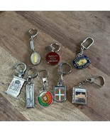 8 Vintage Assorted Keychains From Around the World - $342.12 MXN