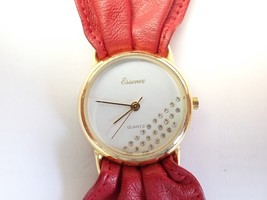 ESSENCE Quartz Designer Gold Women&#39;s Wristwatch - $13.51 CAD