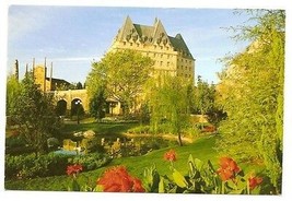 Walt Disney World Canada World Showcase 4x6 Postcard Vintage Epcot Unused - £4.51 GBP