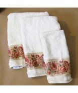 Croscill 2 Bath Towels 1 hand Towel Cream Pink Floral Border Set of 3   bda - $15.84