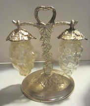 Vintage hanging clear glass grape salt and pepper shakers - £16.64 GBP