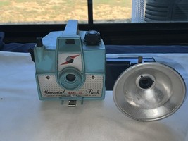 Vintage Imperial Mark XII Camera With Flash Untested Parts Or Repair - $25.99
