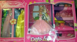 Defa Lucy Gift  Set Doll (NEW) - $446.89 MXN