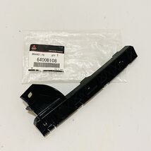 NEW GENUINE MITSUBISHI LANCER EVOLUTION X FRONT BUMPER BRACKET RH 6400B108 - $21.45