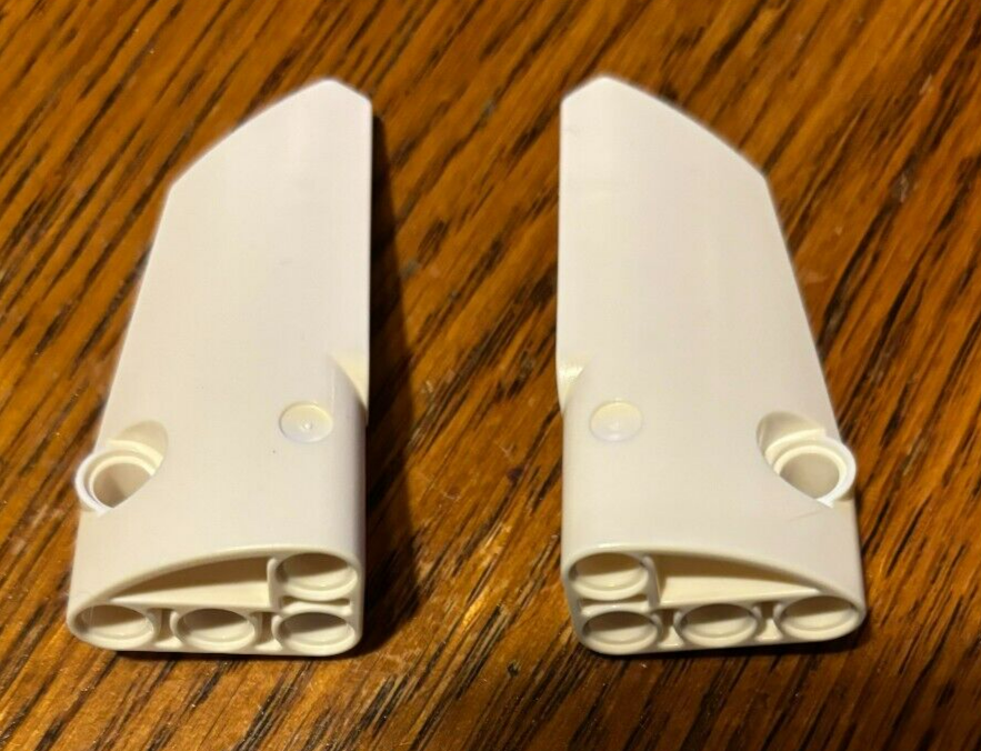 LEGO PN 64683 &amp; 64391 Technic Fairing Panels - White - 2 Pieces - New - $3.79