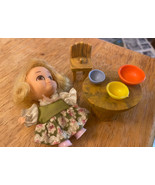 VINTAGE 1967 Hasbro Storykins Goldilocks Doll w/Table &amp; 1 Chair - £11.62 GBP
