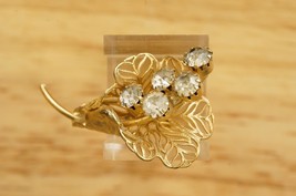 Vintage Costume Jewelry Gold Tone Rhinestone Filigree Open Flower Brooch Pin - £10.13 GBP