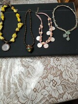 Lot of 4 Colorful  Necklaces.  Very Nice and Unique Vintage Jewelry - $243.66 MXN