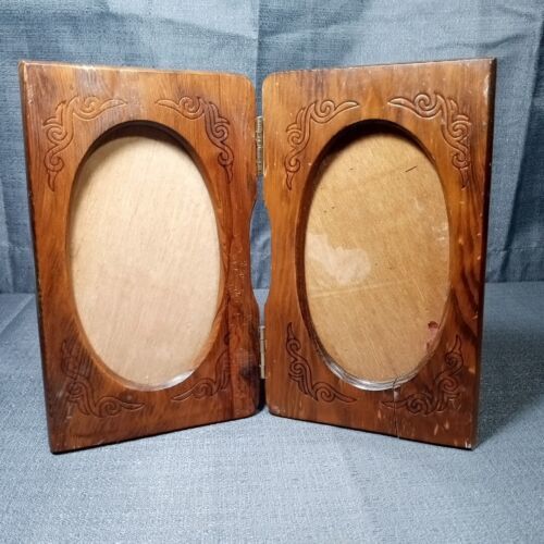 Primary image for Vintage Carved Wood Dual Bi-Fold Picture Frame Double Oval Window Glass Front