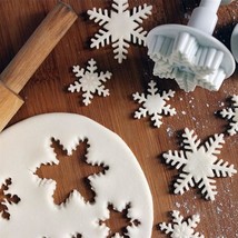 Snowflakes Cutter and Stamp - £8.76 GBP