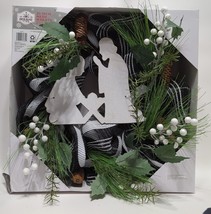 Holiday Time 20 inch Black/White Nativity Mesh Christmas Wreath - £30.19 GBP