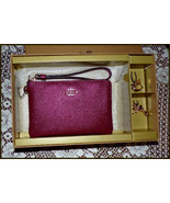 Coach Blk Cherry Glitter  Solid Leather Wristlet  With 2 Charms Gift Box... - $1,018.56 MXN