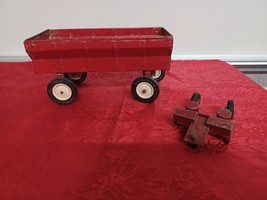 Ertl Red IH Farmall Flared Wagon Two Row Planter 1/16 Farm Toys - $39.59