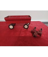 Ertl Red IH Farmall Flared Wagon Two Row Planter 1/16 Farm Toys - $54.29 CAD
