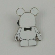2012 Disney Vinylmation Jr White Mickey Mouse With Black Bow Tie Trading Pin - £3.43 GBP