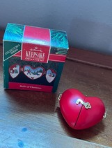 Hallmark Heart of Christmas Collector’s Series 1991 2nd in Series Locket Christm - $13.09