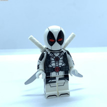 White Deadpool Minifigure Marvel Superhero with Katanas US Toy - £4.93 GBP