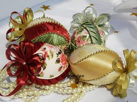 Gold red pink roses Christmas hanged tree ornament xmas gift bauble hand... - £17.01 GBP