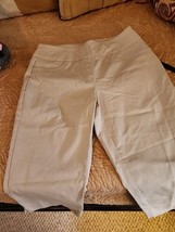 Ruby Rd. Capri Pants Women&#39;s Petite Medium Ivory Flat Front  Stretch - £9.03 GBP