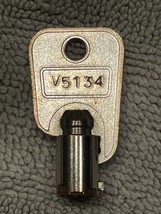 OEM Key # V5134  Amusement, Gumball, Slot Machine, Cabinet, Door, Pinbal... - £9.25 GBP