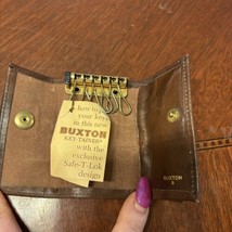 Vintage BUXTON Key-Tainer Brown Leather &amp; Gold Tone Case - $12.99