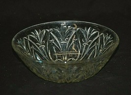 Vintage Fleur-de-lis Design Fruit Bowl Clear Glass Star Bottom Unknown Maker - £15.81 GBP
