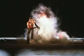 Bruce Willis as John McLane running on rooftop from Die Hard 4x6 photo - £4.73 GBP
