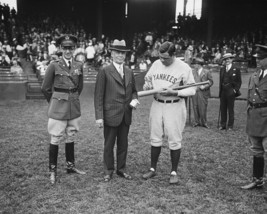 Babe Ruth autographs bat for Secretary of War James Good 1929 Photo Print - £6.91 GBP+