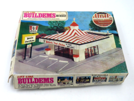 Life-Like Buildems Kentucky Fried Chicken Building 01394  HO Scale  NEW - $22.27