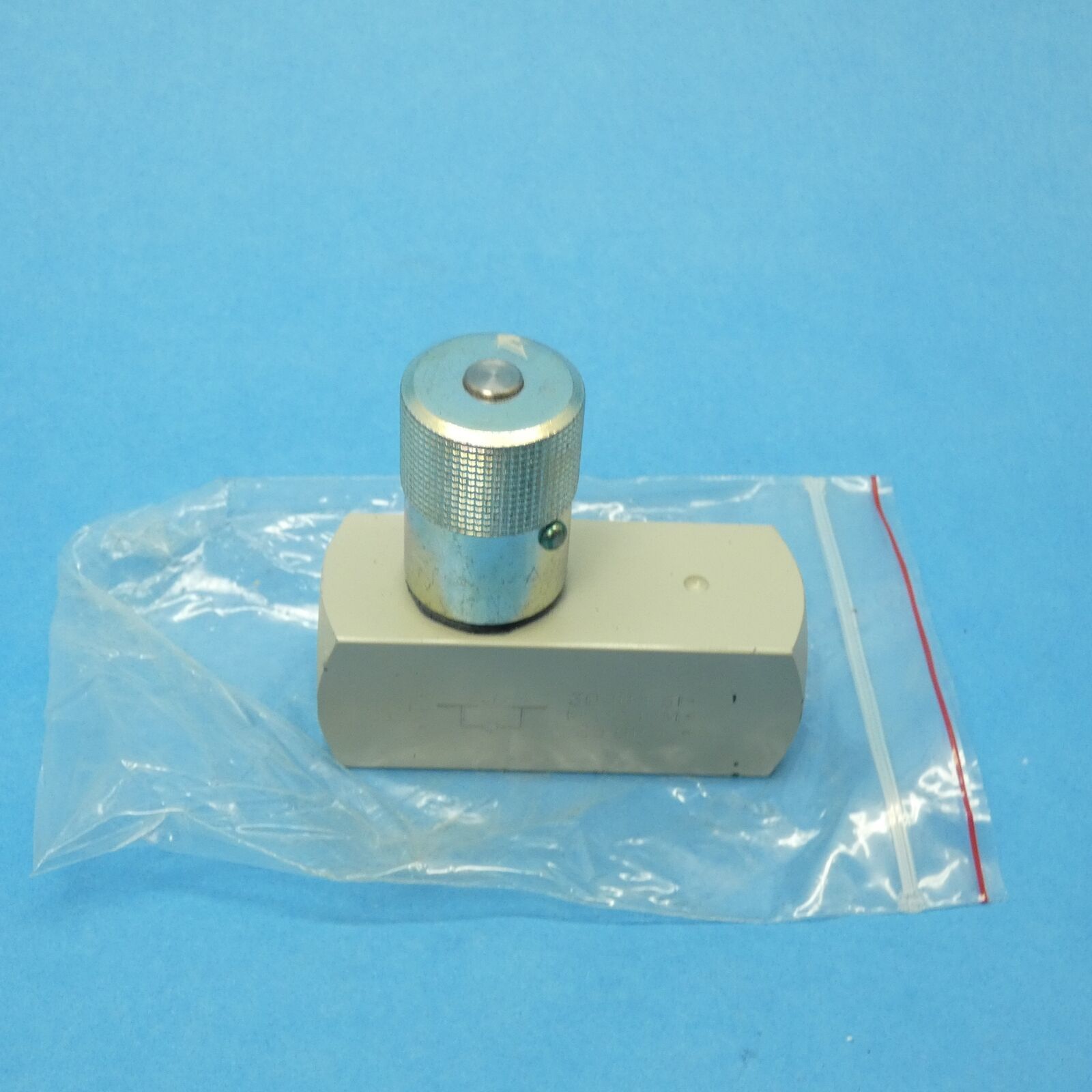 Parker F1200S Colorflow Needle Valve 3/4&quot; NPT Female 3000 PSI Steel Gray - $99.99
