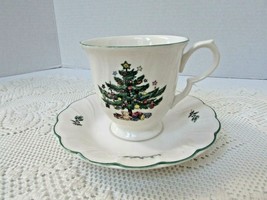 NIKKO HOLIDAY TABLEWARE HAPPY HOLIDAYS CUP &amp; SAUCER CHRISTMAS TREE SHAPE - $148.05 MXN