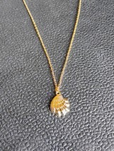 Gold Color Plated Shell Necklace Gold Chain - $245.38 MXN