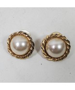 Vintage Stud Earrings White w/ Gold Tone 1 Inch Round - $26.05 CAD