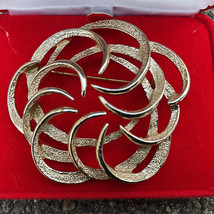 Sarah Coventry Signed Brooch Large Open Round Swirl Brushed Smooth Gold Tone - £6.81 GBP