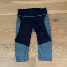 Outdoor Voices Cropped 3/4 Length Two-Tone TechSweat Leggings Blue Large - $34.99