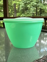 Vintage Tupperware Crisp-It Jadeite Green 679-4 No Spike Dome Lettuce Bowl - $8.90