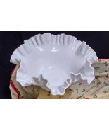 large hobnail milk glass bowl - €41,68 EUR
